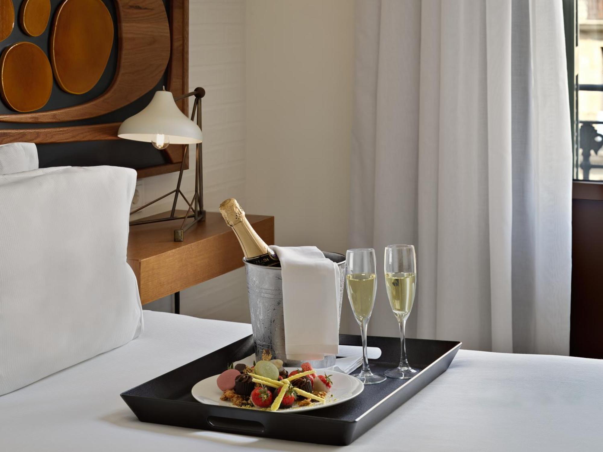 H10 Metropolitan 4* Sup Hotel Barcelona Bagian luar foto